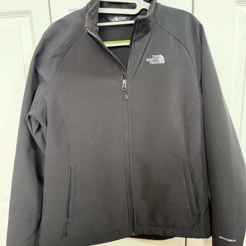 Women’s North Face Black WindWall Zip-Up Jacket